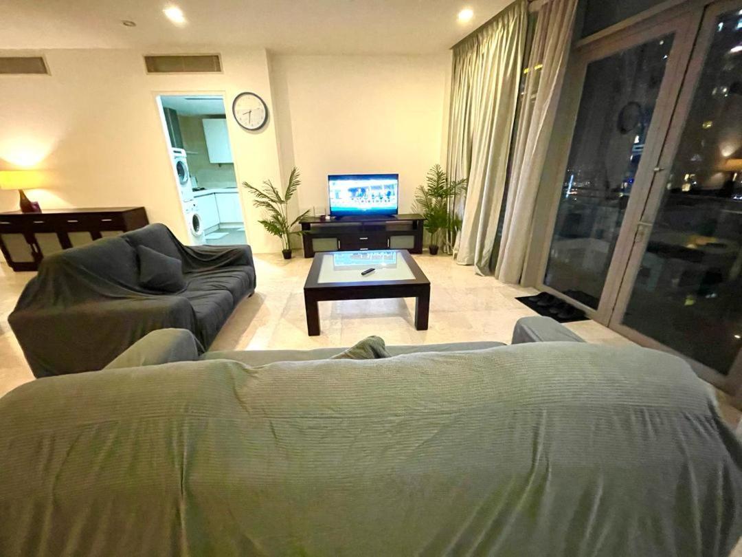 Ferienwohnung 1 Min To Klcc Twin Tower Kuala Lumpur Exterior foto