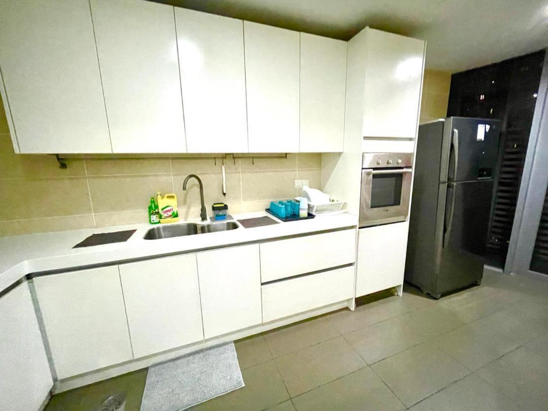 Ferienwohnung 1 Min To Klcc Twin Tower Kuala Lumpur Exterior foto