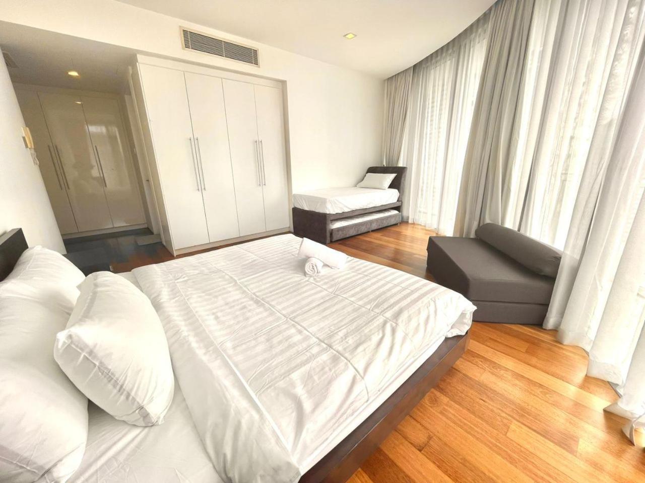 Ferienwohnung 1 Min To Klcc Twin Tower Kuala Lumpur Exterior foto