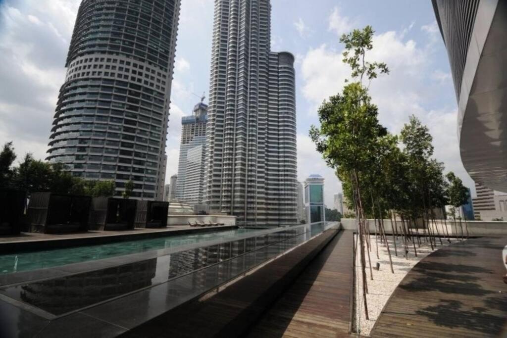 Ferienwohnung 1 Min To Klcc Twin Tower Kuala Lumpur Exterior foto