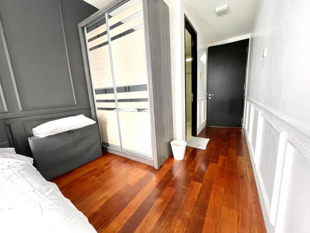 Ferienwohnung 1 Min To Klcc Twin Tower Kuala Lumpur Exterior foto